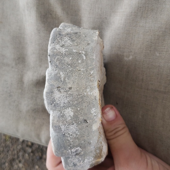 Outside decor - Picture 3 of 3